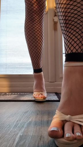 Silver glitter toes fish nets and sexy white 5 inch pleasers  who wants to cum on them .....