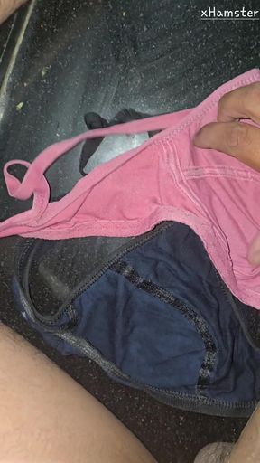Sexy boy jerks over Indian aunty&#039;s bra and cums💦 on it