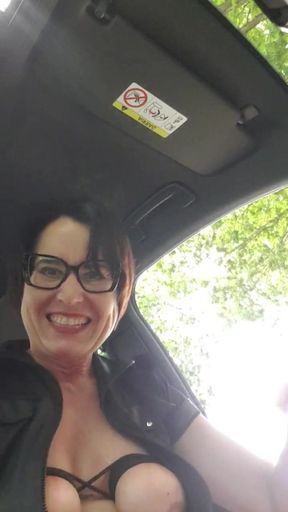 Julie squirts during car break