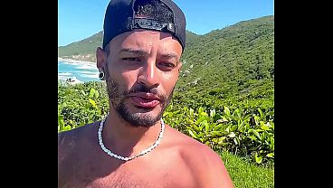 Branquelo do Rio Grande do Sul tomando gostoso no c&uacute_ demtro do mato - Foda completa