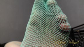 Footie fishnet