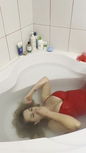 Oil My Hair Then Wash It in Bathtub