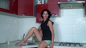 Aglaya Enjoys Masturbating In Her Kitchen