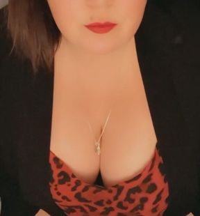 Blowjobs Are so Much Better with Red Lipstick on