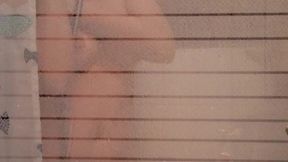 coucou mes cheris je t emmene sous ma douche ce matin belle journee et ...