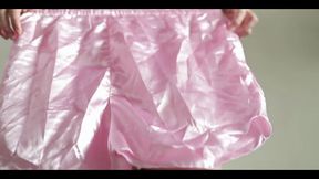 Indonesian Girl with Super Plump Bottom Tries Out New Satin Lingerie While Having Sex