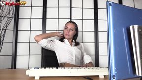 A Piss Play Break From a Brunette Sexytary