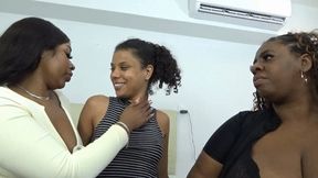 Ebony and Ebony SBBW Goddess kiss dispute by THAMMY BBW , IZA CANDY and NATY CAM by ALINE FULL HD