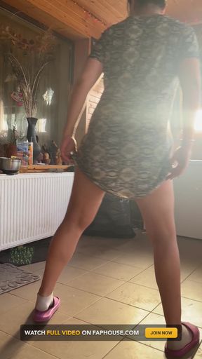 Thong Dance and Booty Shake