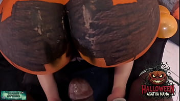 Mama Studio em um BBC fodendo um JACK O&#039_LANTERN de HALLOWEEN de uma MILF Brasileira