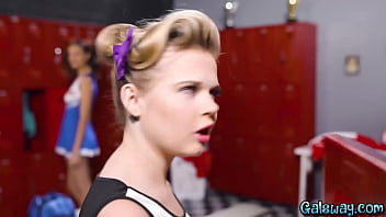 Cheerleaders squirt everywhere in locker room