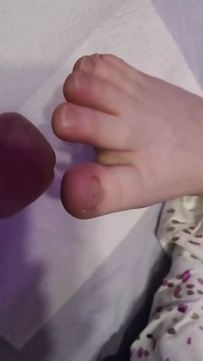 Cumming on My Pregnant Wife&#039;s Foot