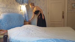 Selena's Gold Rain, Posing and Sex Games