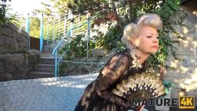 Exciting Outdoor Encounter: Mature Woman Gets Playful with a Charming Stranger