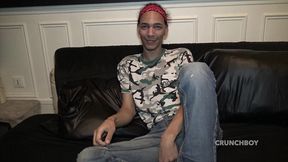 3489 voici maxime un transboy ( mec avec une chatte ) qui se fait baiser ...