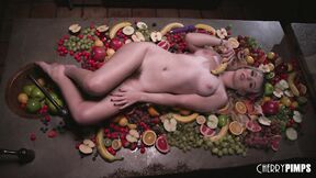 Lustful Lilly Bell Gets Juice From Her Fruit & Her Twat With Masturbating Food