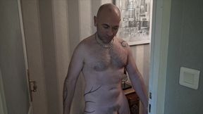 baise par un mec cagoule dominateur