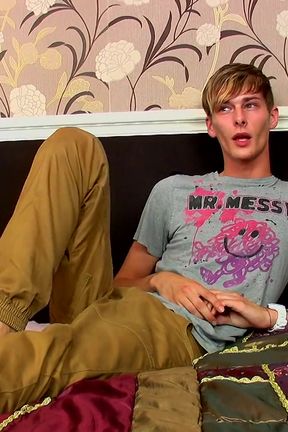 Connor Is a Horny &amp; Fun Guy to Shoot