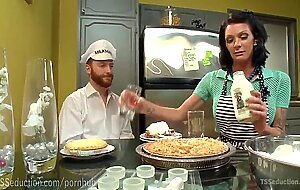 TS House Wife Fucks The Milkman