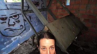 Blowjob In Abandoned Waterpark