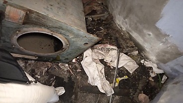 Blowjob In Abandoned Waterpark