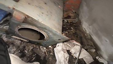 Blowjob In Abandoned Waterpark