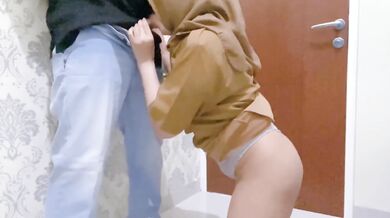 Hijab Guru Indonesia MILF Ngentot di Hotel sampai Creampie