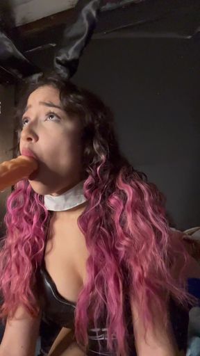 Bunny Girl Orgasm Makes Such a Mess