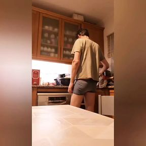 Hot guy&#039;s morning routine and cumshot before shower