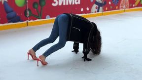 High heels on ice rink, flip flops on ice rink, high heels sandals on ice, girl on high heels walking on ice, high heels sliding