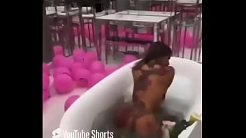 Cardi B ttwerking for 14 minutes