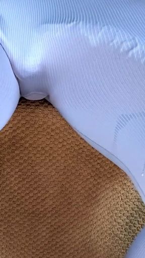 Unforgettable moment from "Monster cock cumshot in tight leggings"