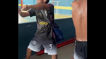 Novinhos dan&ccedil_ado gostoso de maneira sexy
