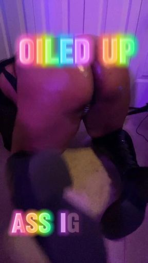 OILED UP ASS IGNORE!