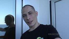 soumis propose au client du bateau d e leur videre les couilles