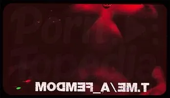 Kinky Domina Eva Latex Squirts and Pisses in Femdom Scene