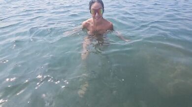 Chatting on the beach between passers-by and voyeurs. ITA Dialogues Part 1