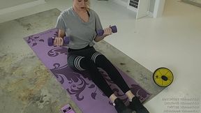 Personal Trainer Helps You Workout