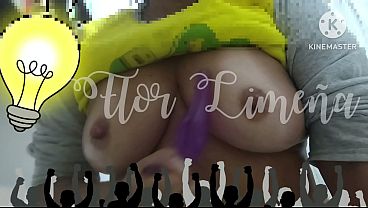 Jugando con mis pechos