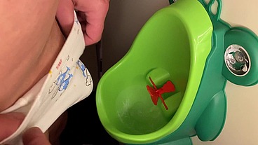 Neo's taking a piss