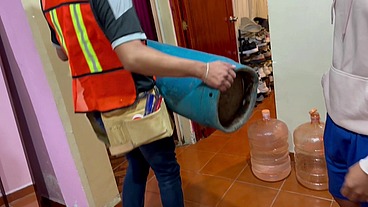Lo invité a pasar a mi casa y me hizo el amor como si fuera su esposa