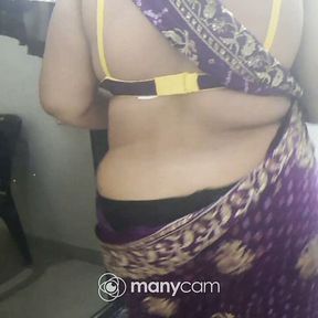 HORNY DESI INDIAN SEDUCING HER BOSS ON VIDEO CALL