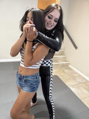 Misty Addams vs Nejireta Ocha: HOM Fugitive