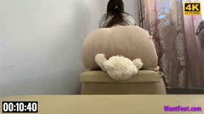 Big Butt Plushie Crush - 4K MP4