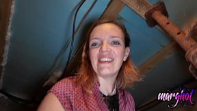 je visite la cave d un papy et je me retrouve avec une bouteille dans le cul je ...