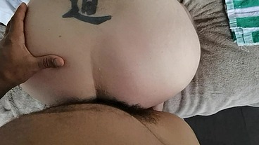 Esse mundo tá perdido mesmo! Mais um casado hétero com fogo no cú! Chupa pica, dá a bunda, toma no cú, vai o braço no cú, gulosa demais ela!