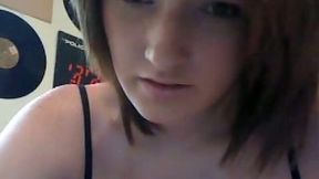 Cute amateur babe flashes her tits and pussy on webcam