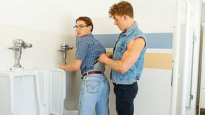 Nerd's Plump Ass - BullyHim