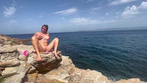 souvenir de mes vacances d ete sur l ile du levant (naturiste)je me gode ...