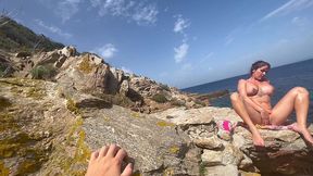 souvenir de mes vacances d ete sur l ile du levant (naturiste)je me gode ...